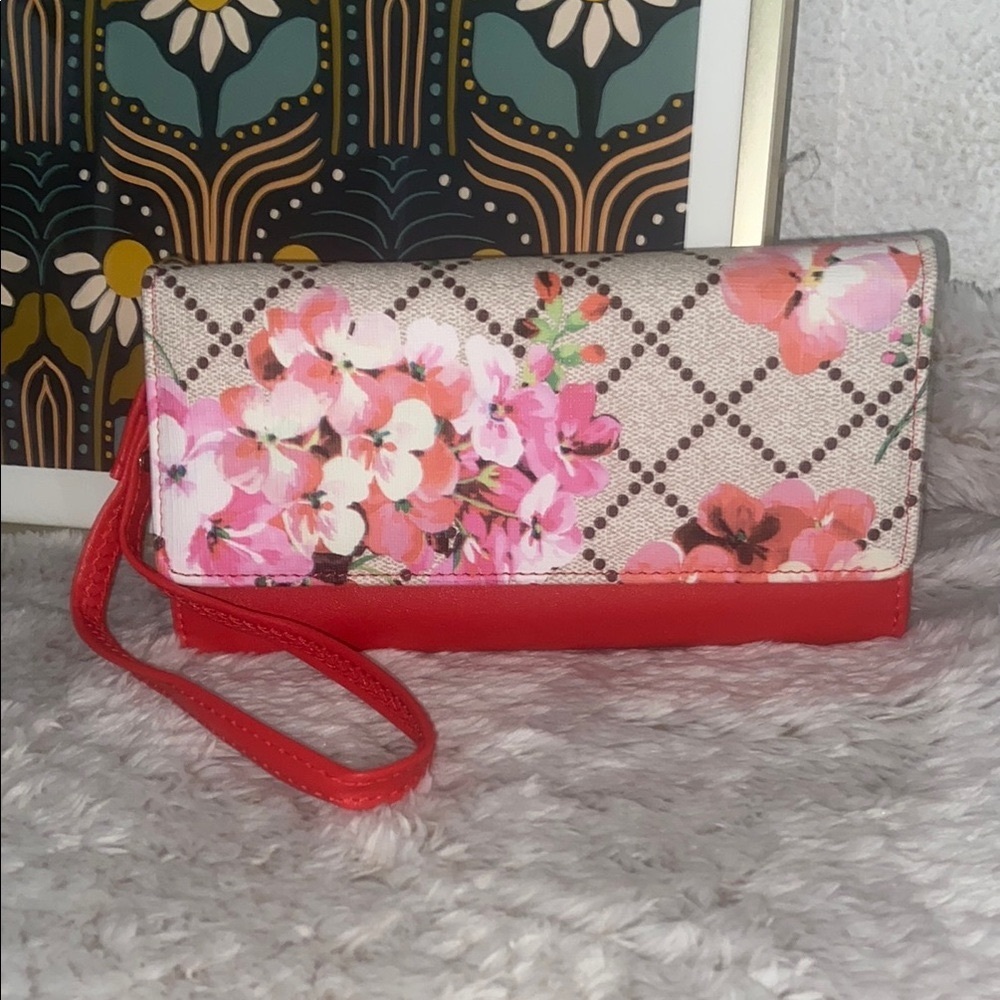 Floral Red Wristlet Clutch NWT